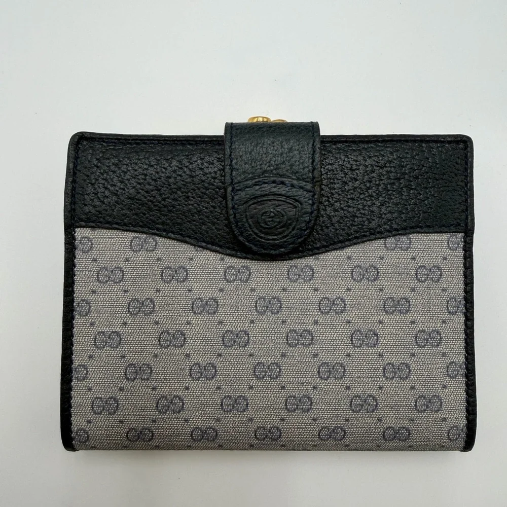 Gucci Black and Gray GG Canvas Snap Wallet - Picture 3 of 10